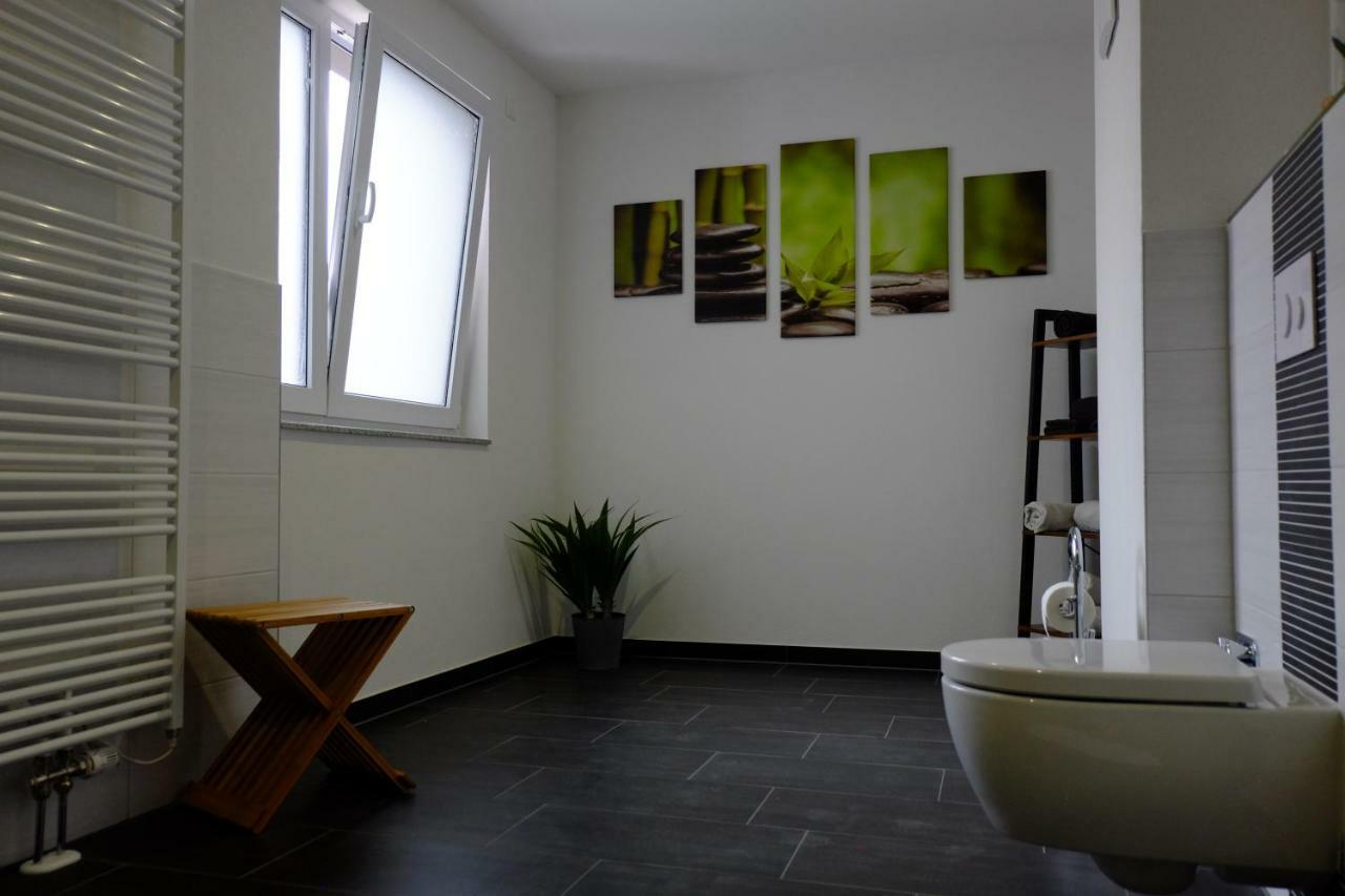 Sweet Park Appartements Rheinhausen Exterior photo